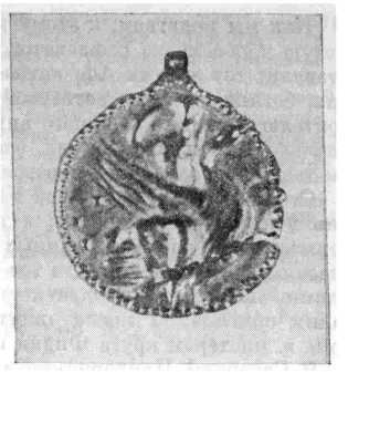 Рис. 1. Золотая подвеска с изображением Афродиты.