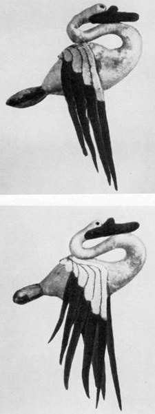 96 а, б. Войлочные скульптуры лебедя. Пазырык, пятый курган.