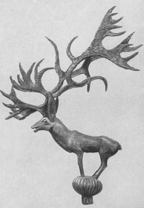 98. Скульптурная фигура оленя с большими рогами. Пазырык, второй курган.