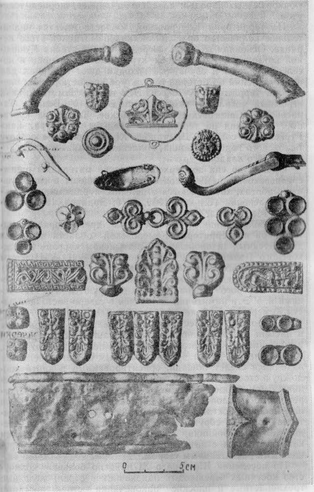 Золотые вещи из раннесредневекового клада у с. Терехино