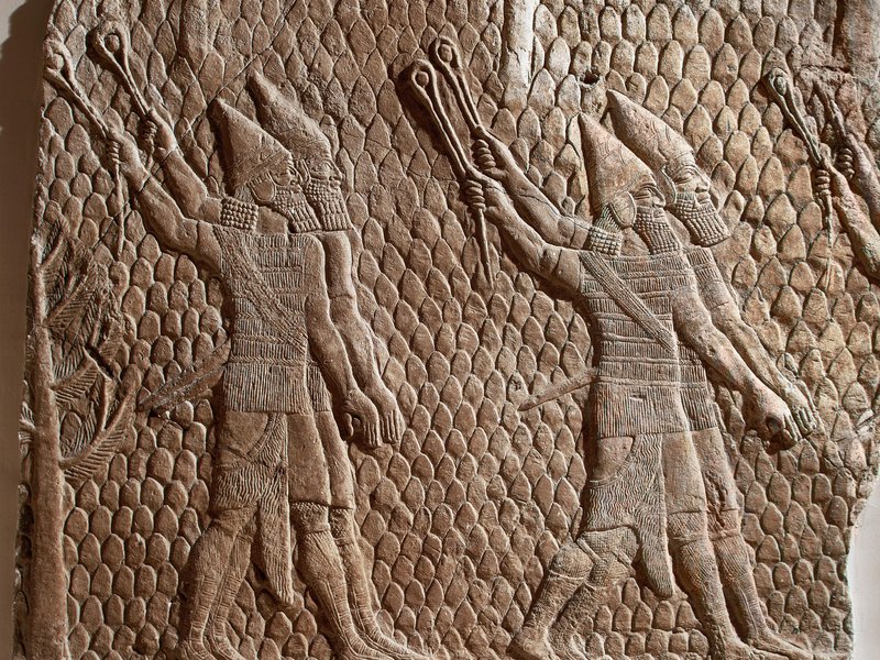 Рельеф с изображением ассирийских солдат (Британский музей).