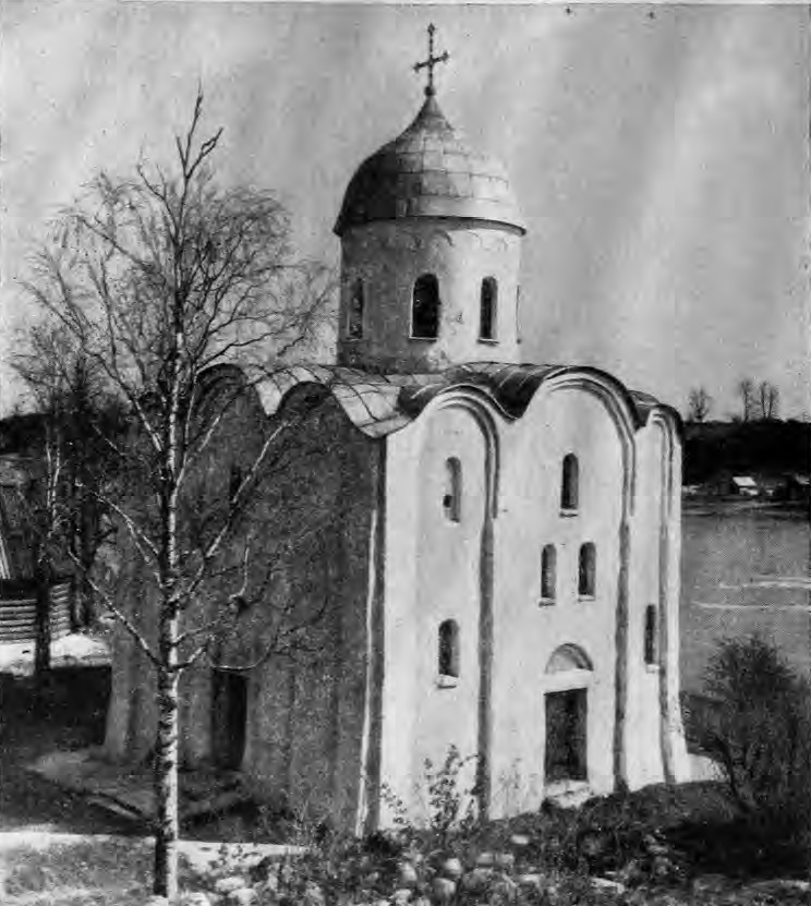Рис. 1. Церковь Георгия в Старой Ладоге. Общий вид с юго-запада. Современная фотография