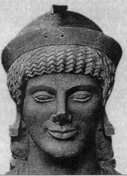 Голова Афины с западного фронтона храма Афайи в Эгине. Ок. 500 г. до н.э.