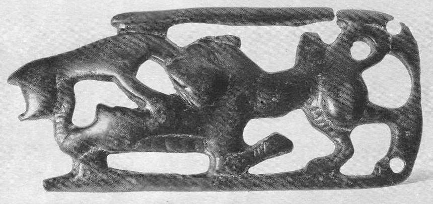 Бронзовая ажурная бляха со сценой нападения тигра на верблюда. Карамурун II, курган №1.