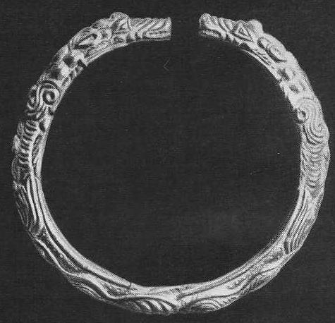 Золотой браслет с орнаментаризированными фигурами зверей на концах. Аму-Дарьинский клад.