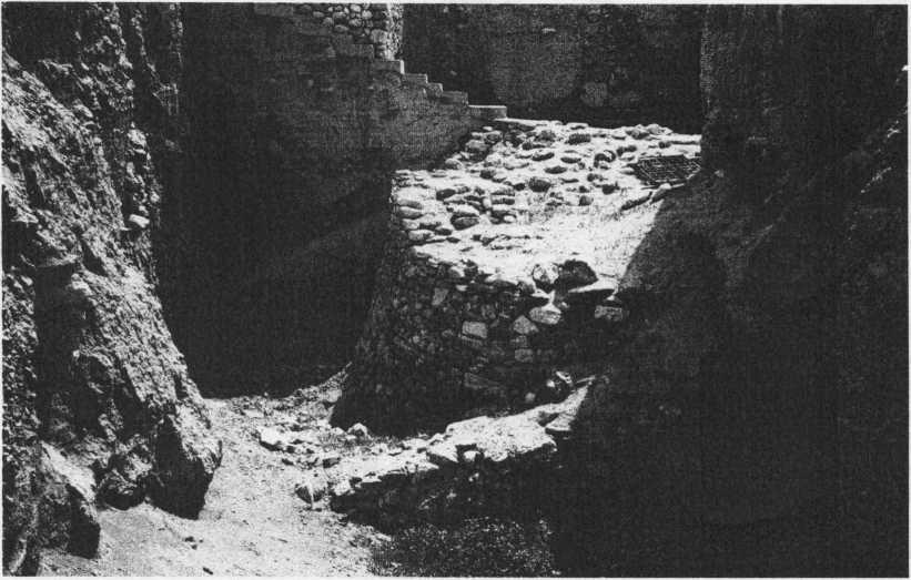 Рис. 2. Фрагмент иерихонской башни (фото А. Ронена).