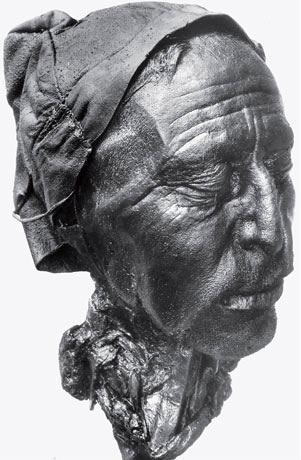 Рис. 4.3. Толлундский человек, сохранившийся после 2000 лет пребывания в датских болотах