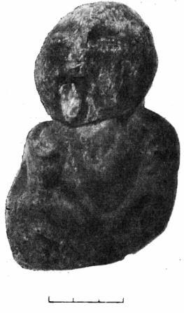 Рис. 58. Костяная статуэтка из Дагестанского музея.