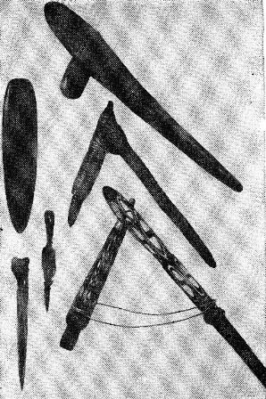Каменные и костяные орудия папуасов