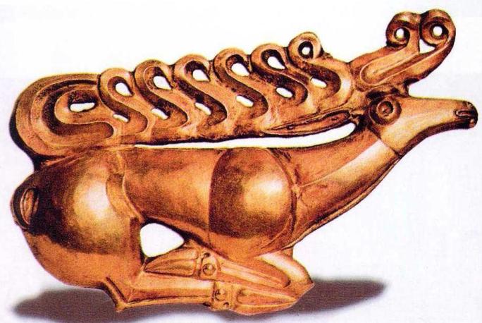 Стилизованная фигурка оленя скифской эпохи “звериный стиль’, Костромской курган, VI в. до н. э.