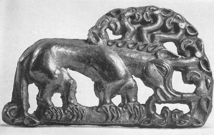194. Золотая застёжка — волк с древовидными рогами. Сибирская коллекция.