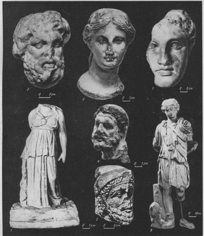 Таблица CII. Скульптура 1 — статуя Афины, IV в. до н. э., Ольвия; 2 — портрет синда, IV в. до н. э., Фанагория; 3 — статуя Диониса, IV в. до н. э., Пантикапей; 4 — голова Геракла, IV в. до н. э., Херсонес; 5 — голова Аскления, IV в. до н. э., Ольвия; 6 — голова Гигиэи, III в. до н. э., Пантикапей; 7 — голова Афродиты, I в. до н. э., Пантикапей 1, 3, 5—7 — мрамор; 2 — известняк; 4 — терракота. Составитель М. М. Кобылина 
