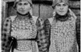 Девушки-кряшенки в национальных костюмах: (фото 1929 г.)